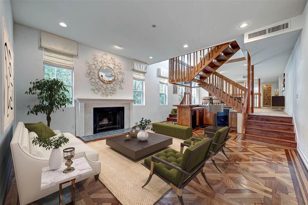 8986 Chatsworth Drive - Photo 1