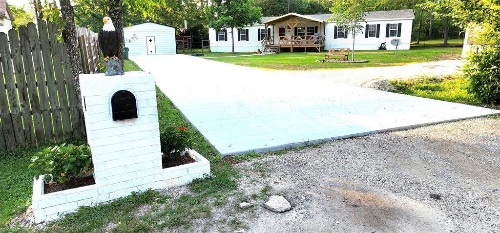 4 Pine Avenue - Photo 1