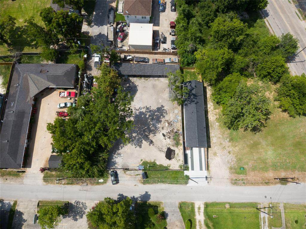 401 37th Street - Photo 1