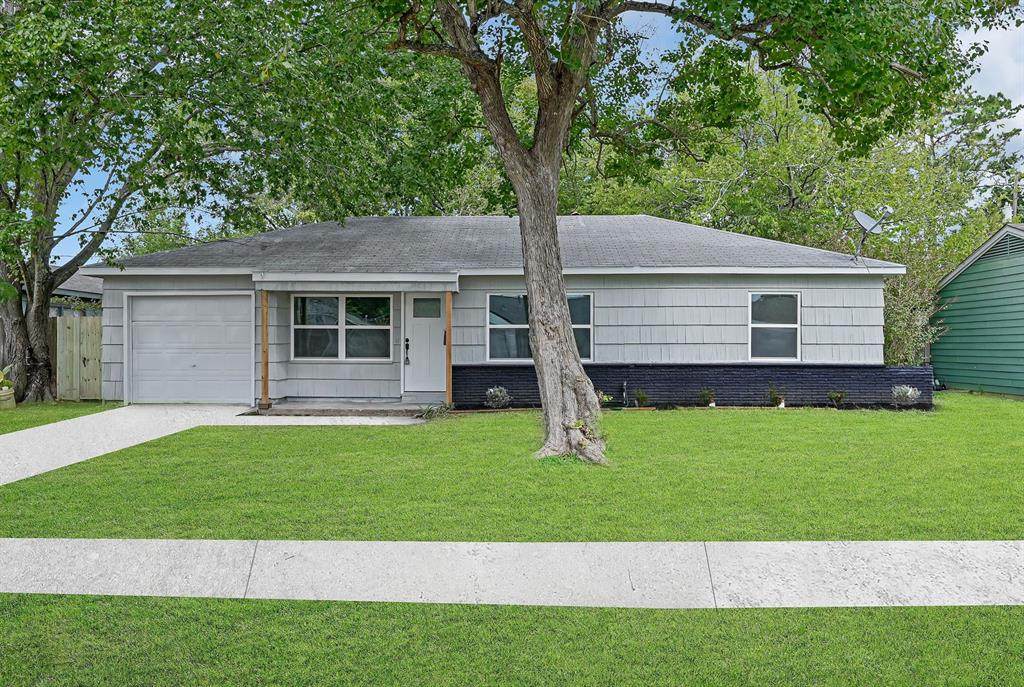 3111 Bennington Drive - Photo 1