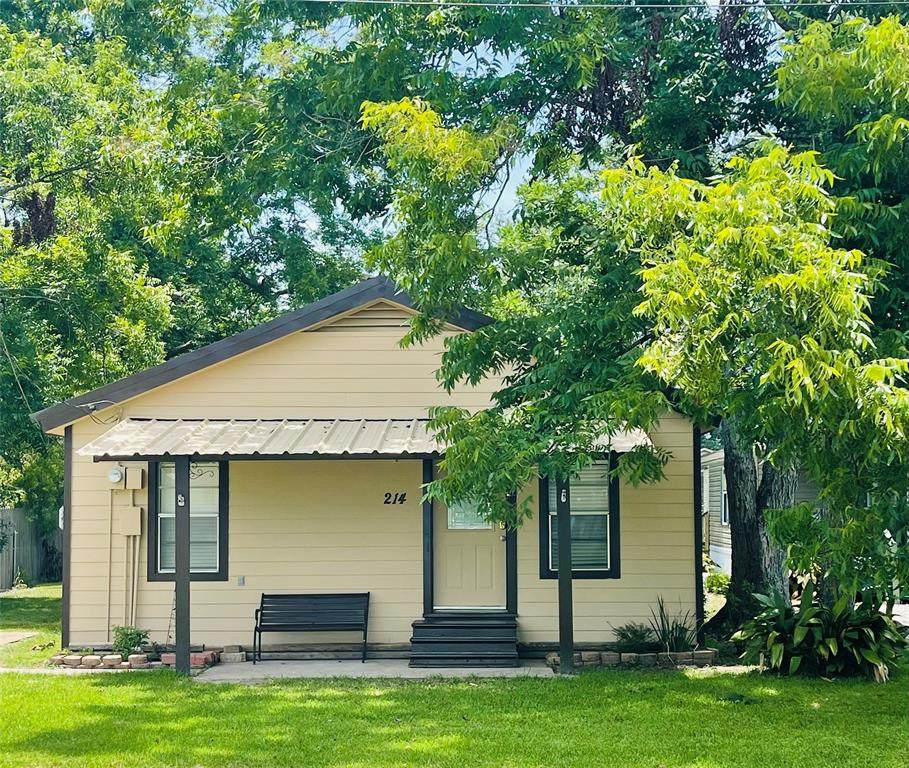 214 Elm Avenue - Photo 1