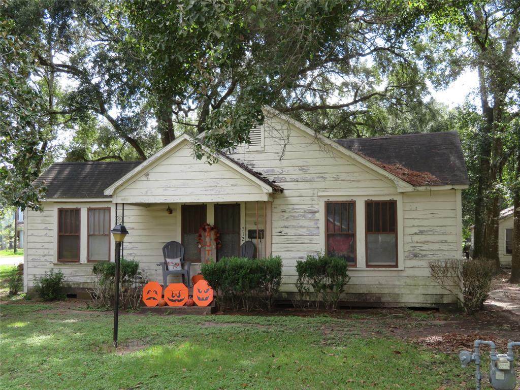 712 August Street - Photo 1