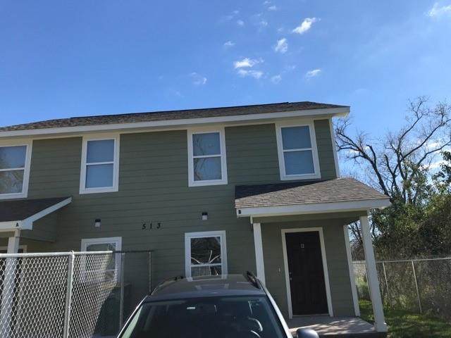 513 Avenue I - Photo 1