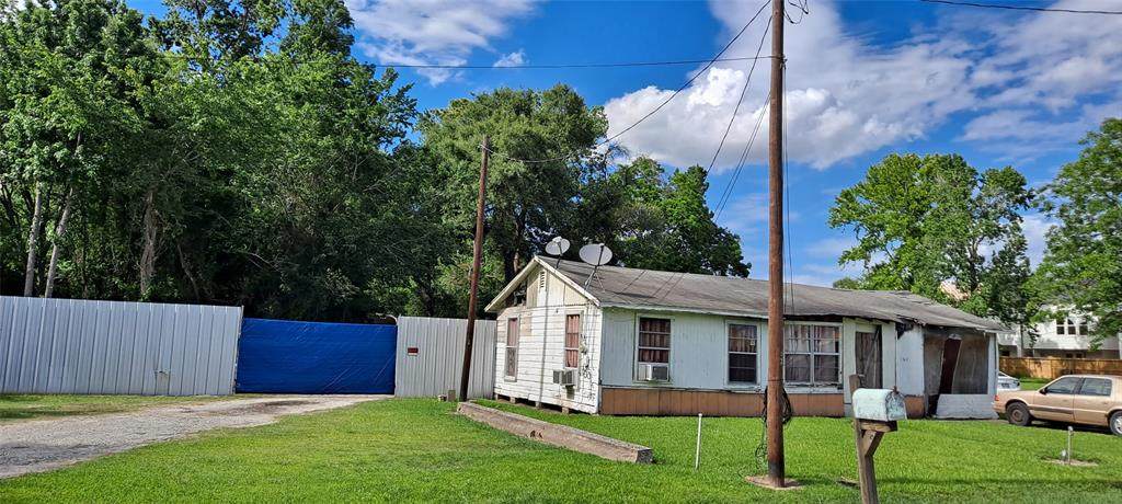 1620 Paul Quinn Street - Photo 1