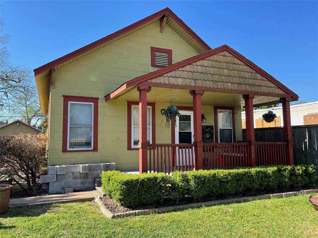 1020 28th Street - Photo 1