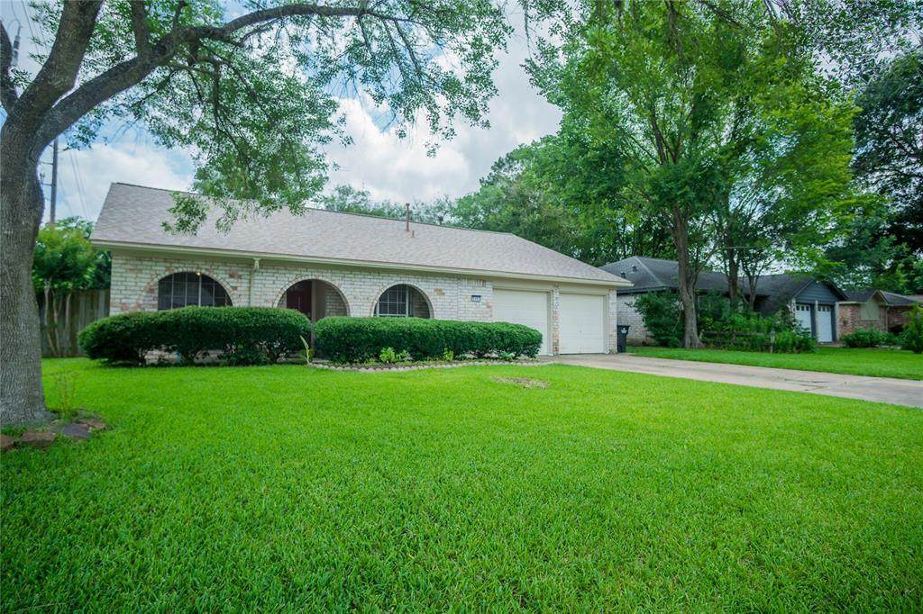 5303 Lincoln Town Drive - Photo 1