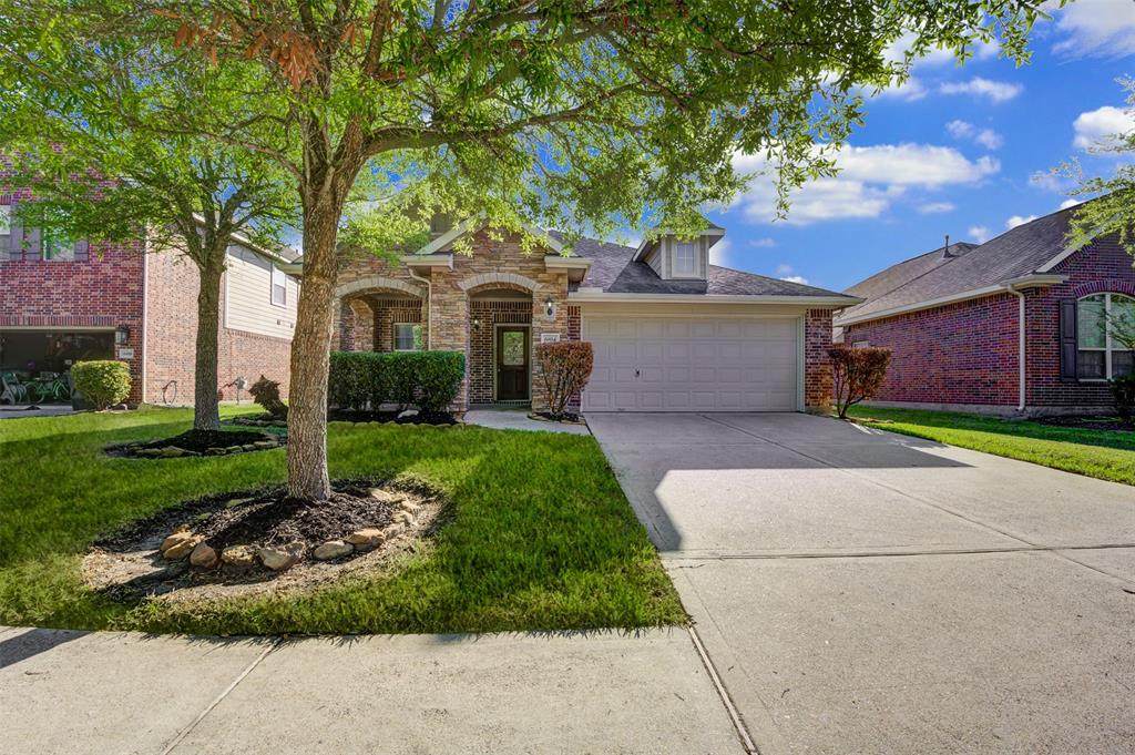6814 Hunters Creek Lane - Photo 1