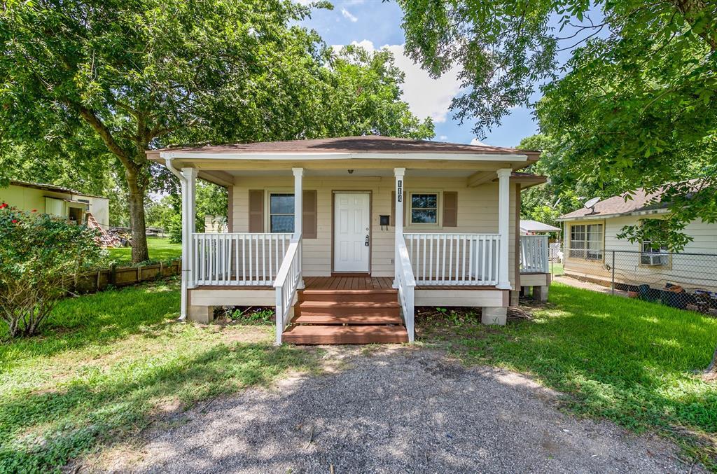 114 8th Street - Photo 1