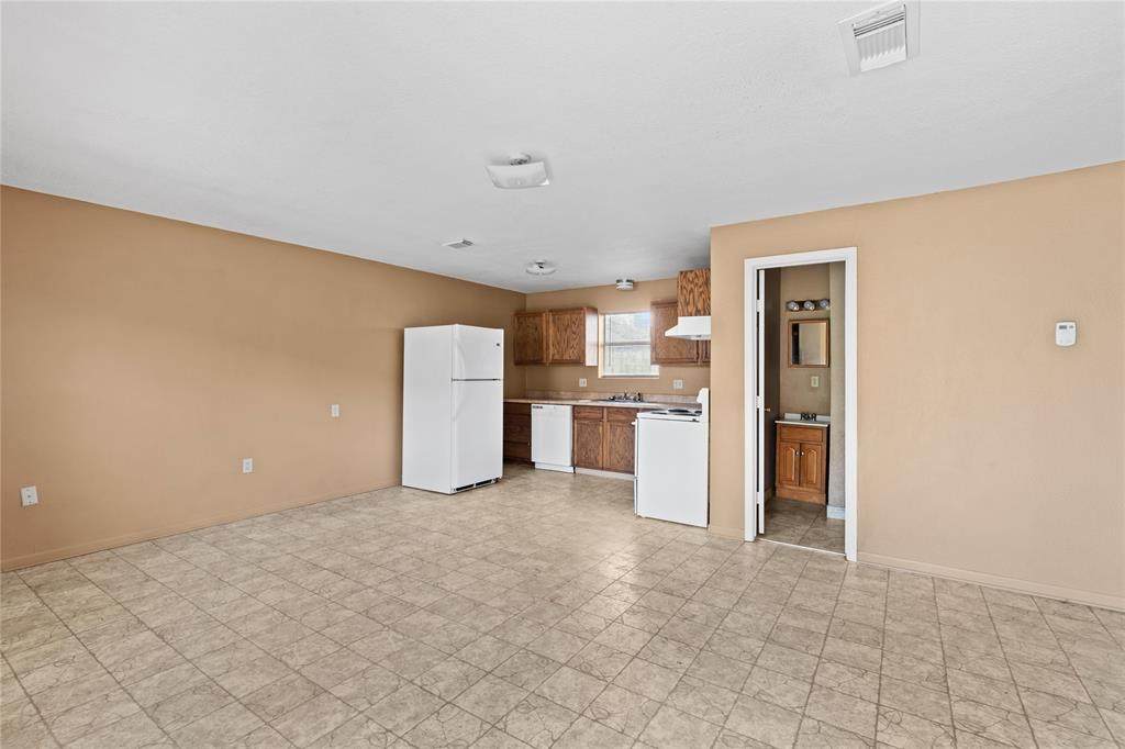 2200 Peach Street - Photo 1