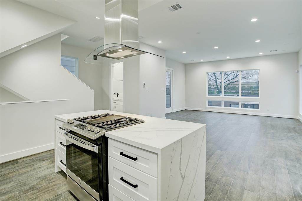 3018 Markle Drive - Photo 1