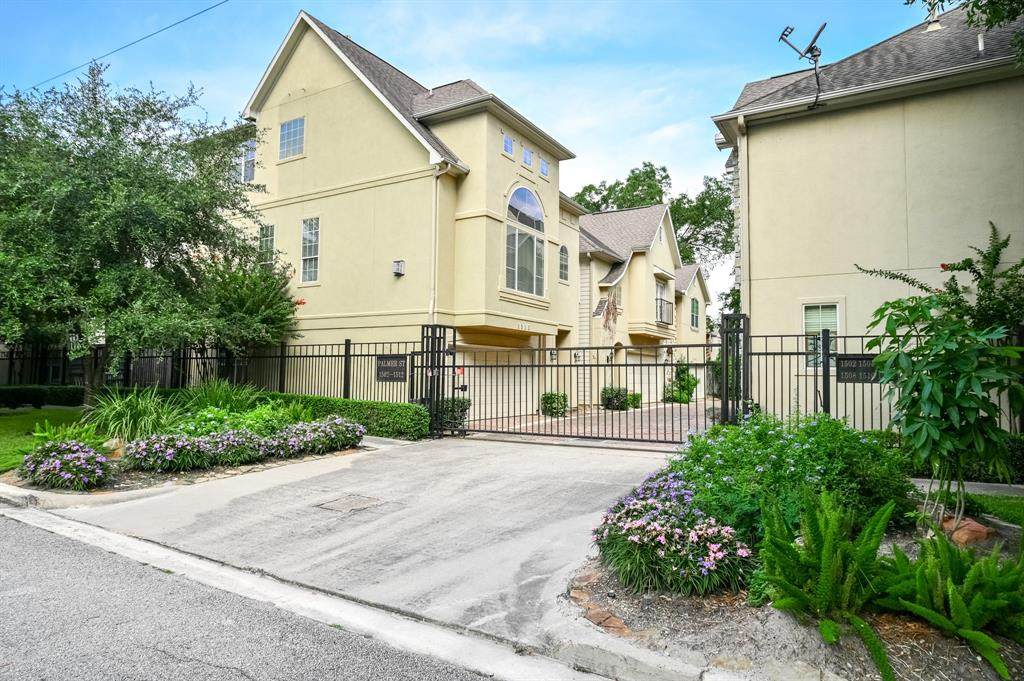 1512 Palmer Street - Photo 1