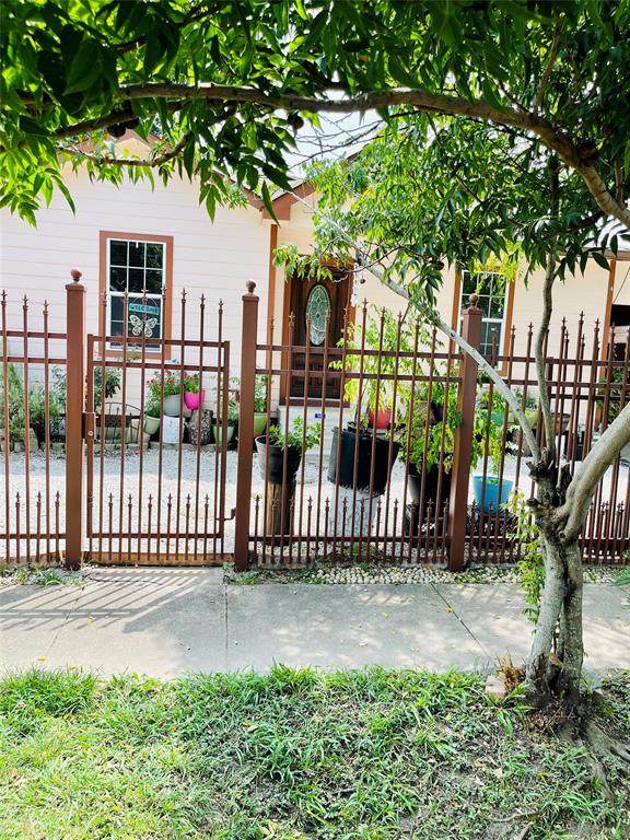 7920 Brumblay Street - Photo 1