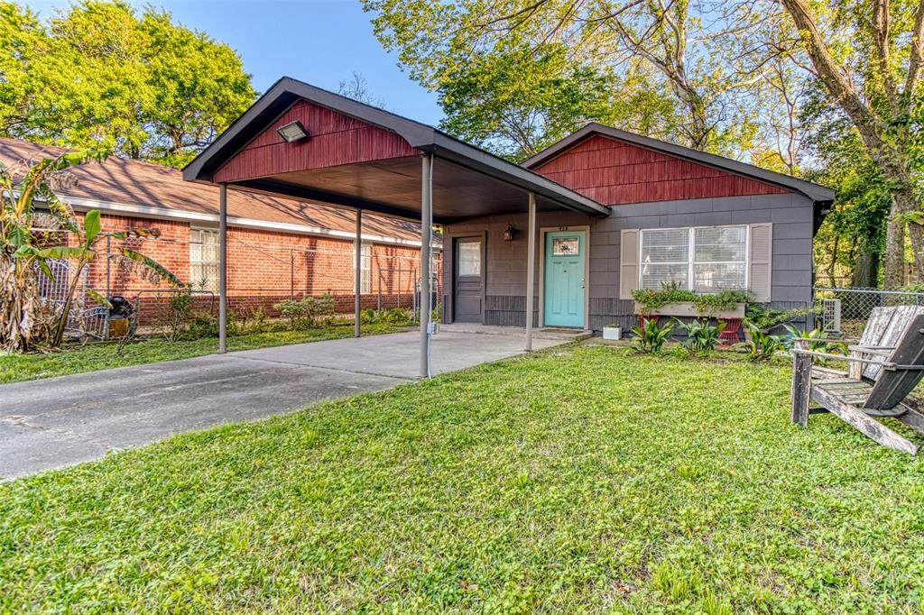 428 Cottage Street - Photo 1