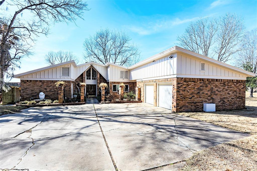 200 Springview Dr - Photo 1