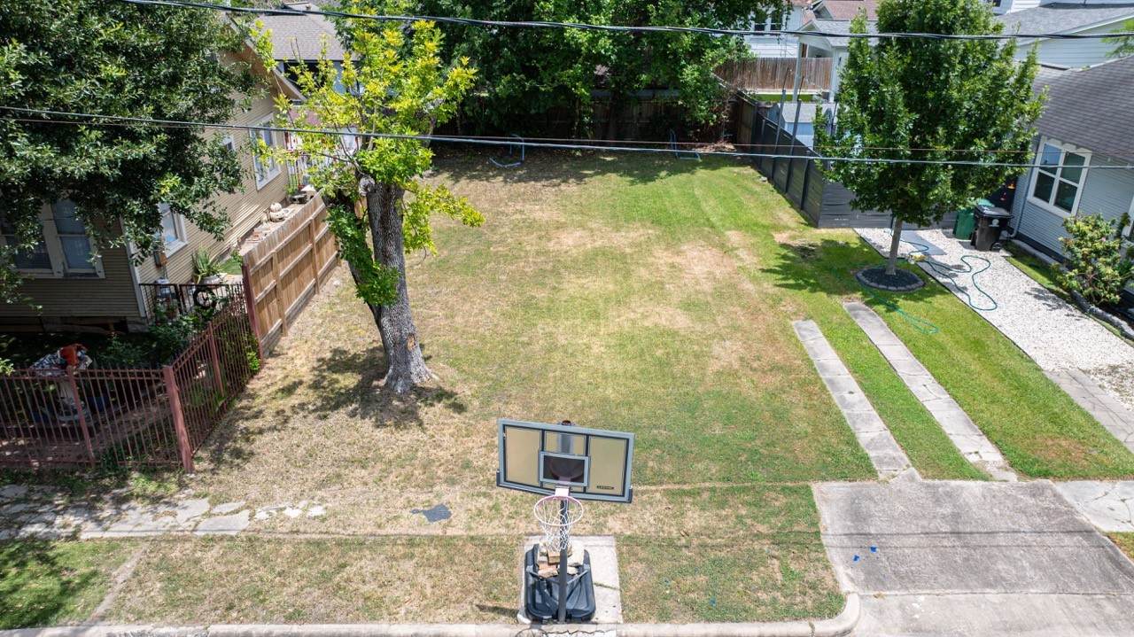 3112 Hyacinth Street - Photo 1