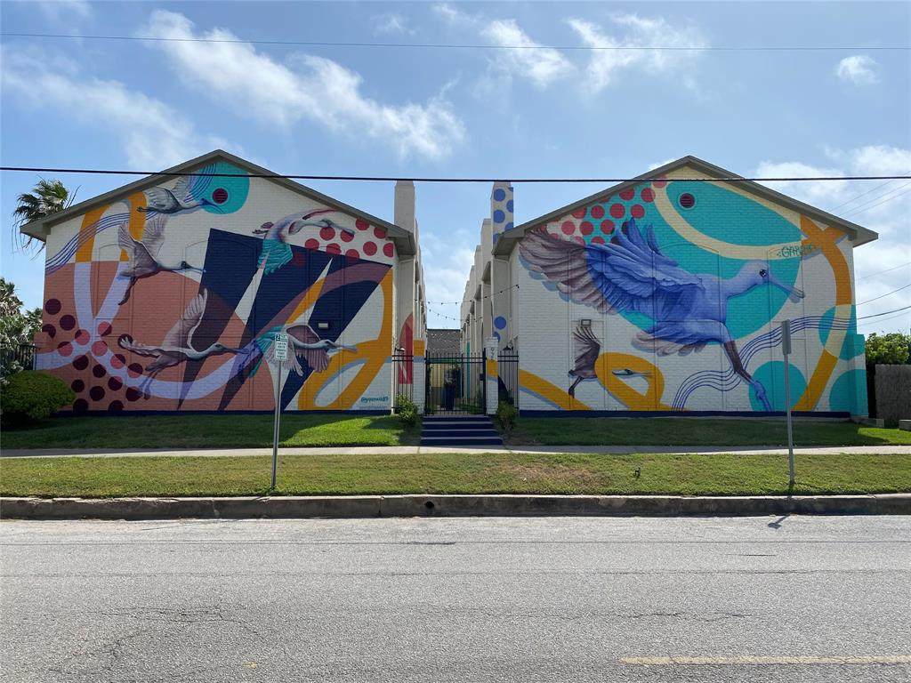 925 Sealy Street - Photo 1