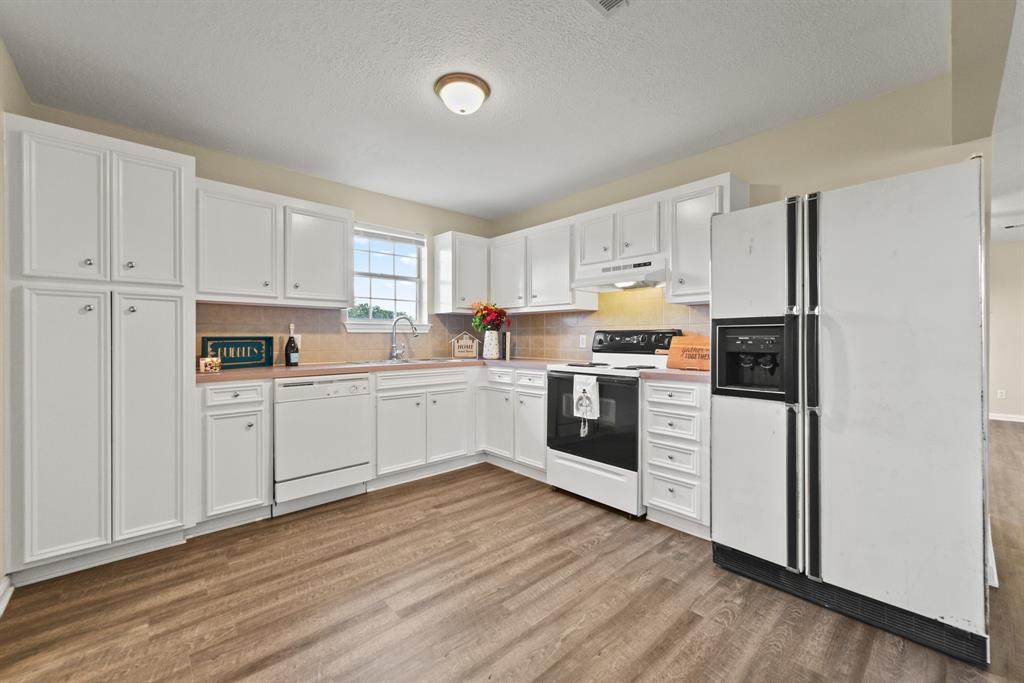 21528 Cedar Lane - Photo 1