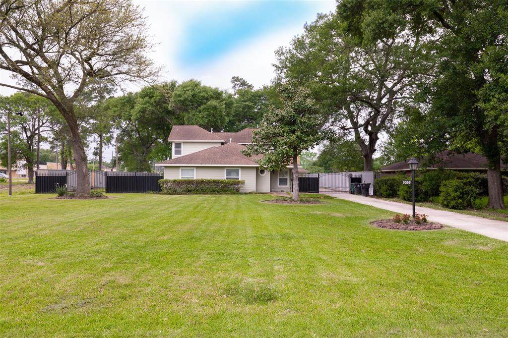5205 Sue Marie Lane - Photo 1
