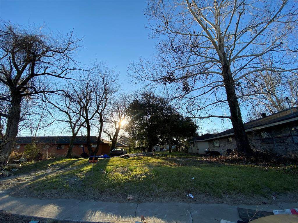 2409 Lockwood Drive - Photo 1