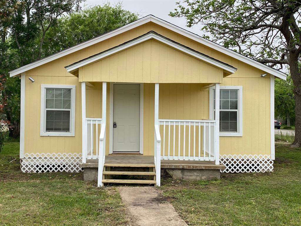 702 Avenue F Avenue - Photo 1