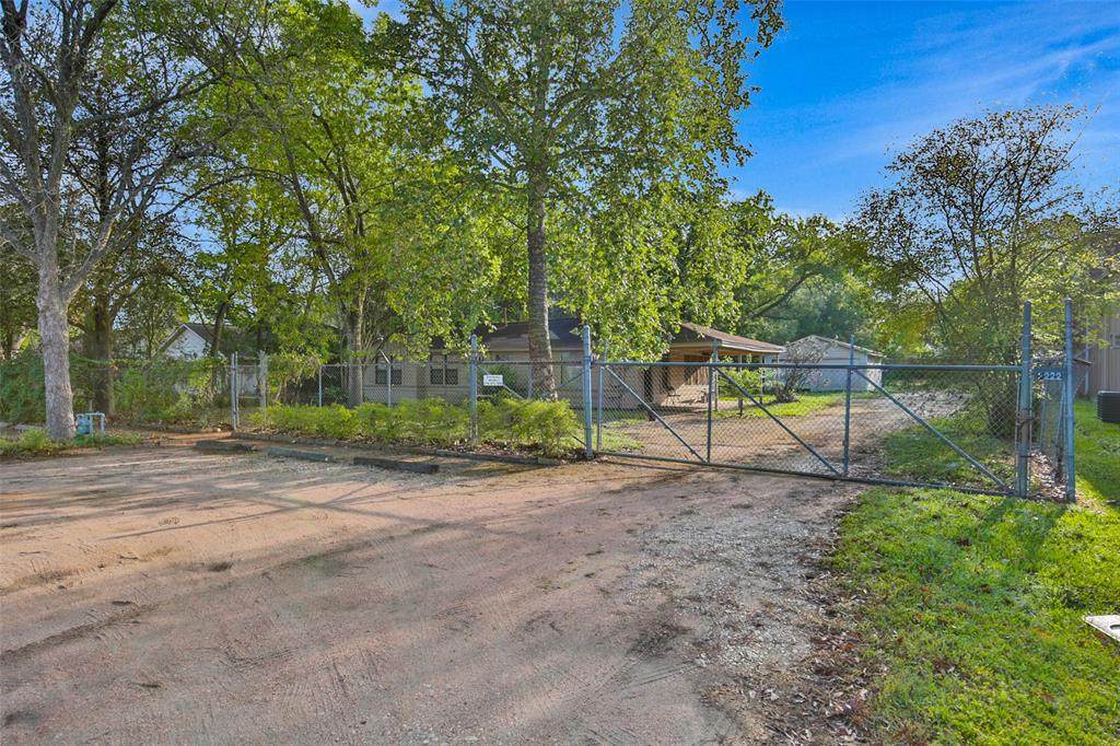 2222 Pech Road - Photo 1