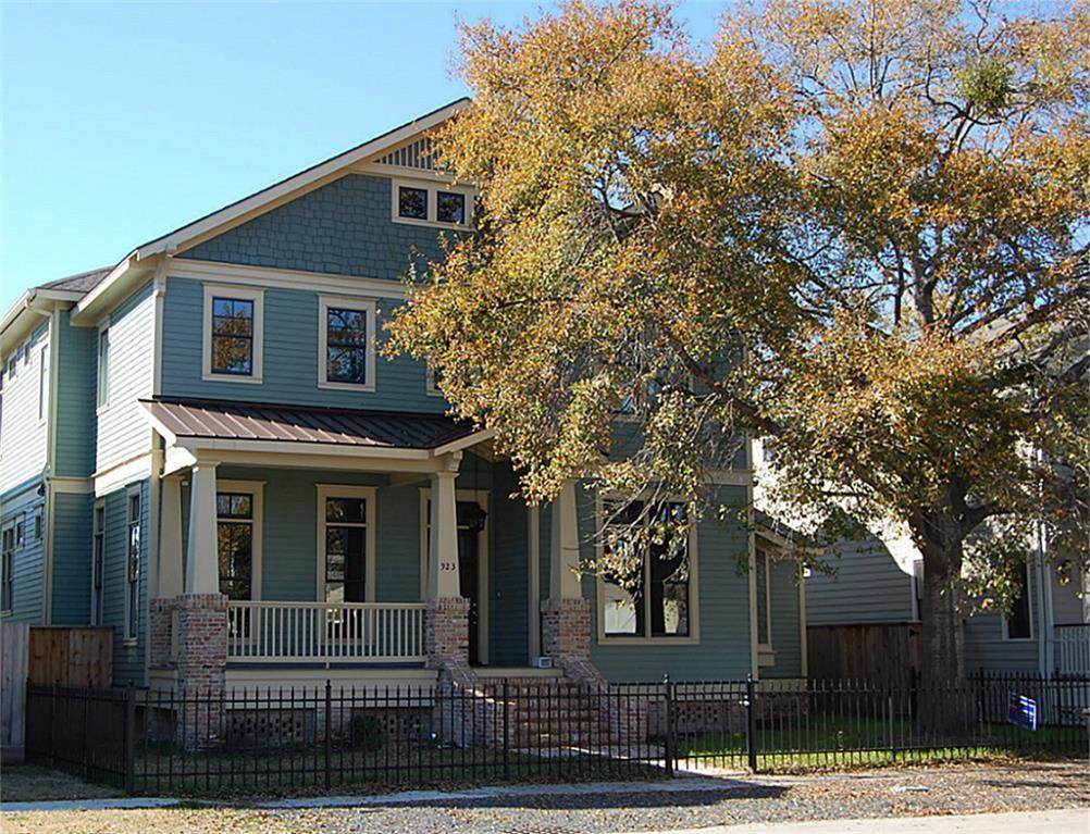 923 Oxford Street - Photo 1