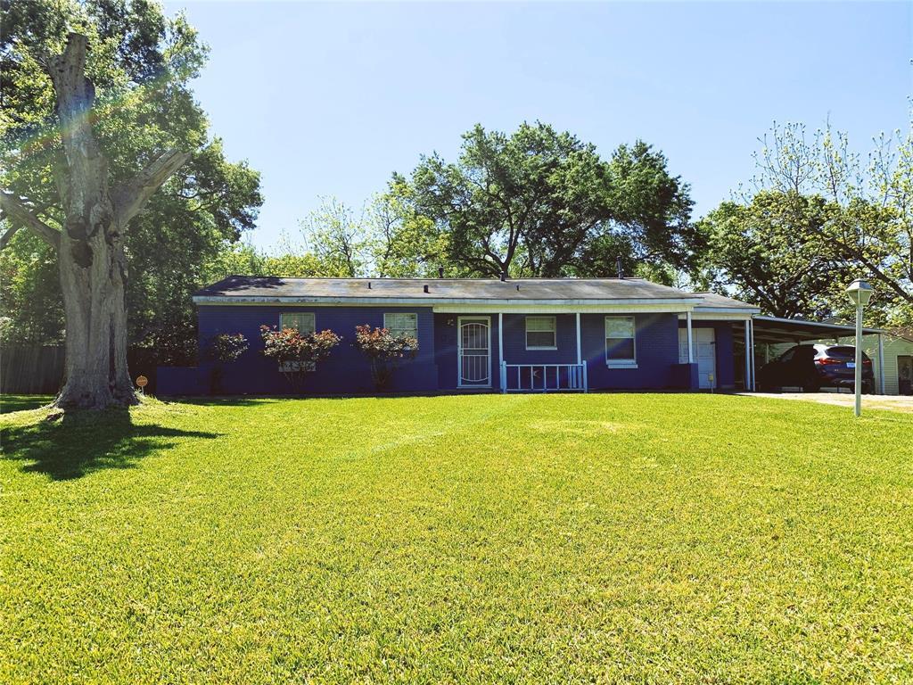 108 Yaupon Drive - Photo 1