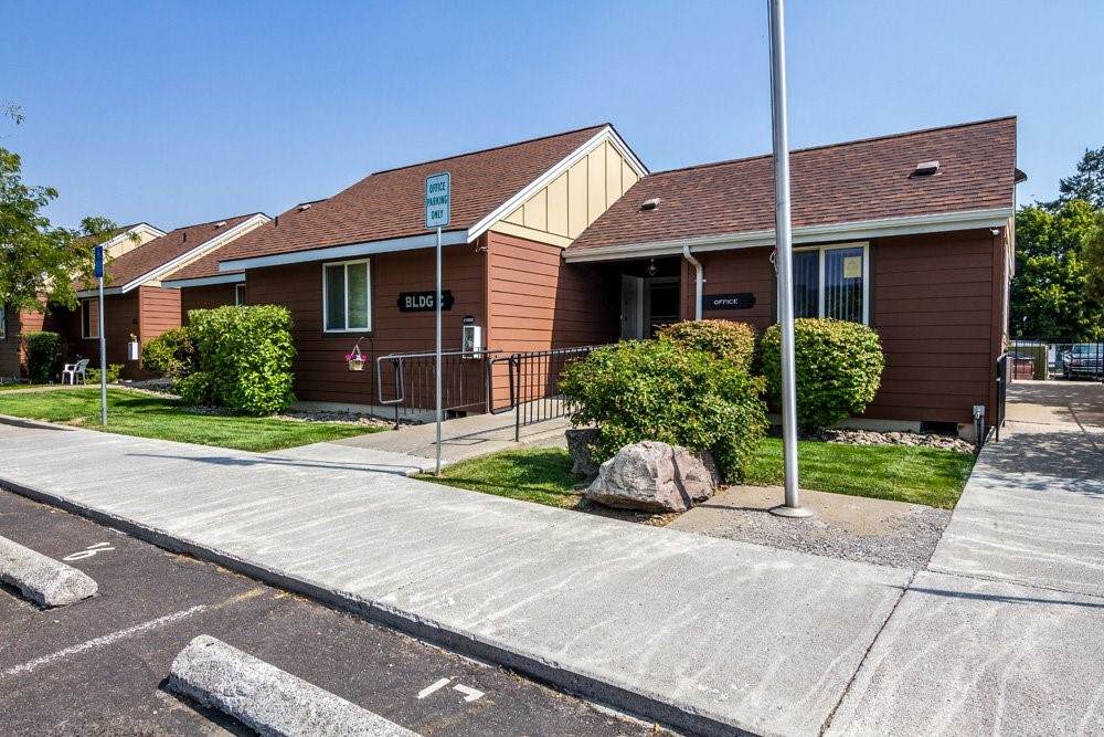 2212 Cove Ave - Photo 1