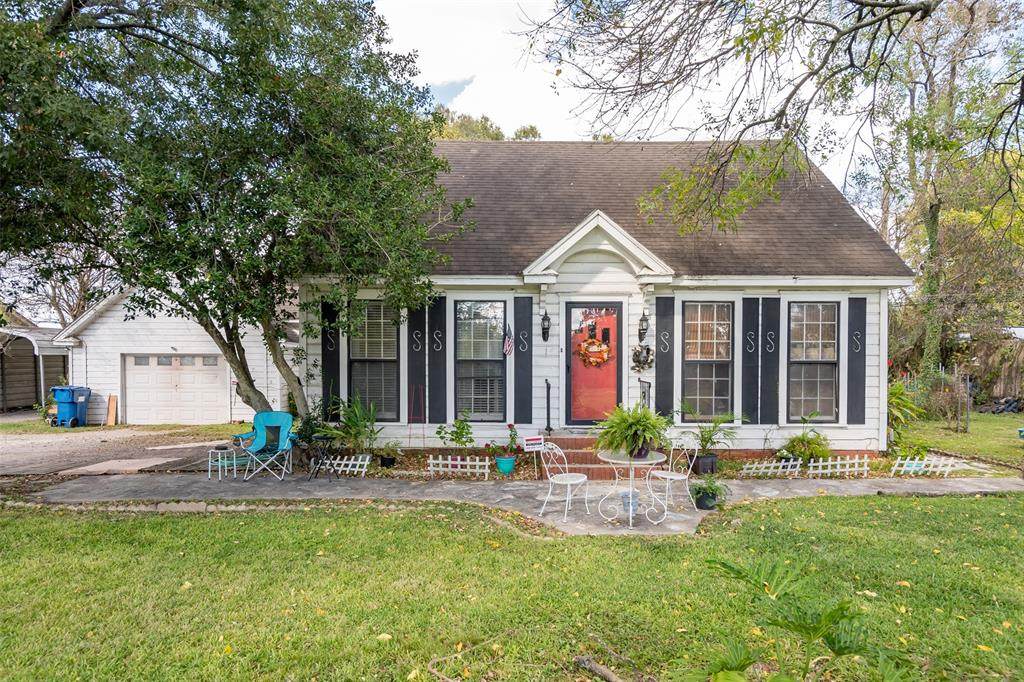 15627 Market Street - Photo 1