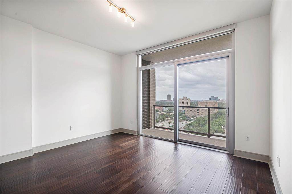 5280 N Caroline St - Photo 1