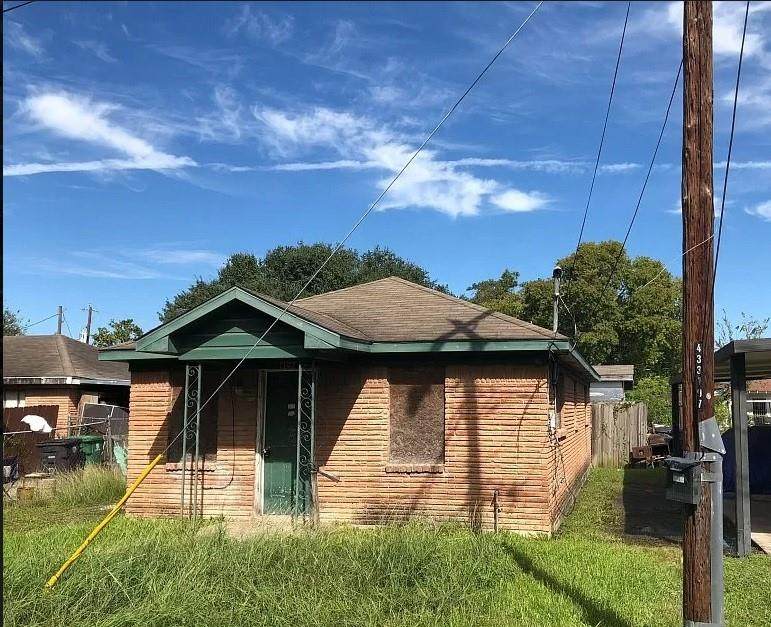 1107 Neyland Street - Photo 1