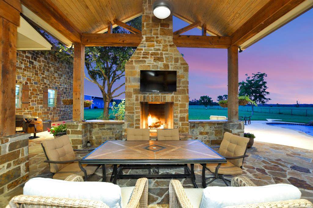 38668 Wiggins Road - Photo 1