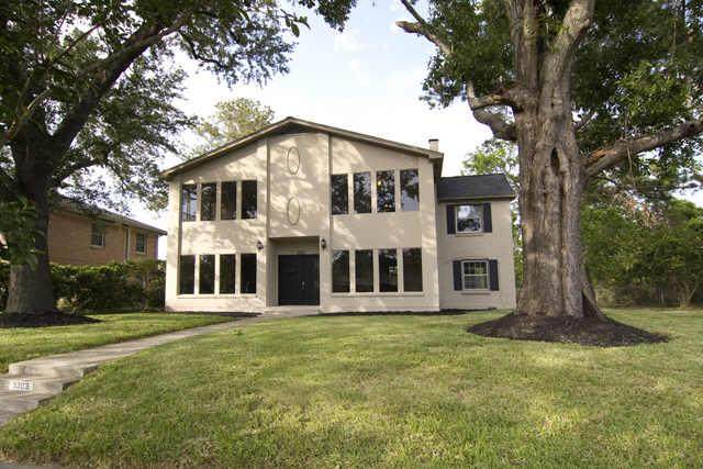 3303 Parkwood Drive - Photo 1
