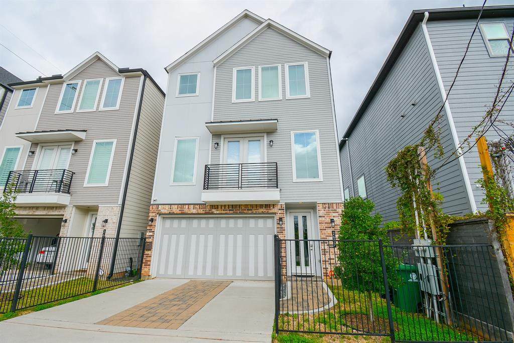 2607 Dennis Street - Photo 1