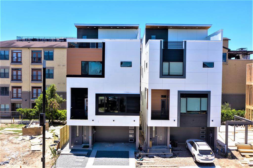 609 Memorial Heights Drive - Photo 1
