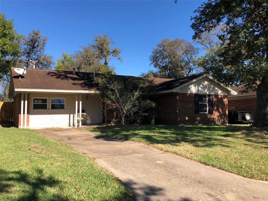 215 Mimosa Street - Photo 1