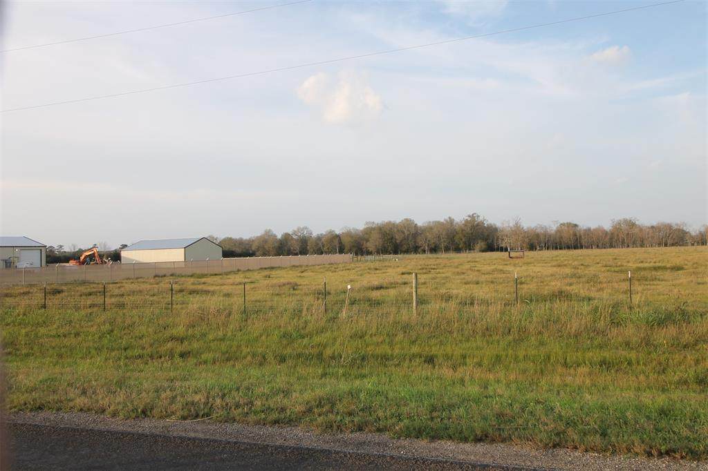 TBD Farm Market 2830 - Photo 1