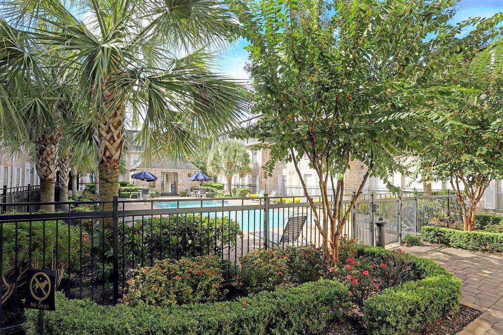 355 Post Oak Lane - Photo 1