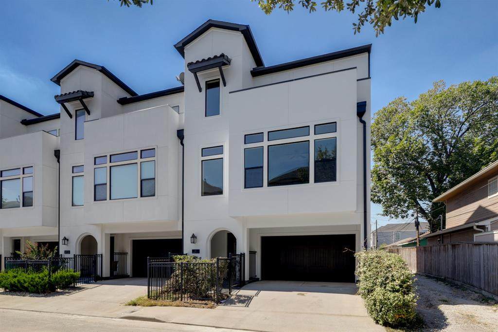 411 Fowler Street - Photo 1