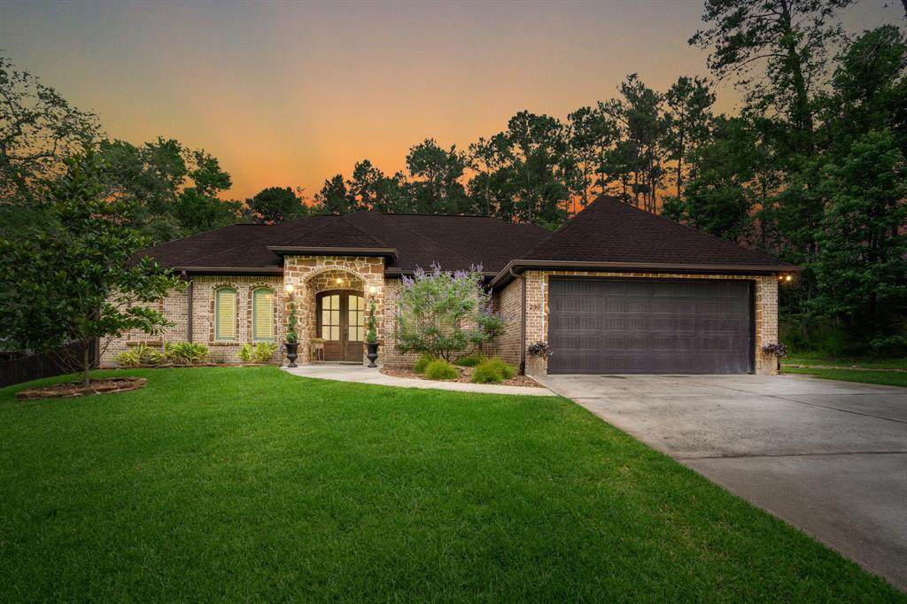 233 Evergreen Drive - Photo 1