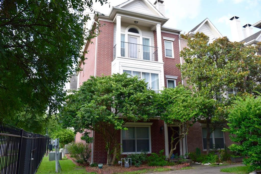 2917 Crawford Street - Photo 1