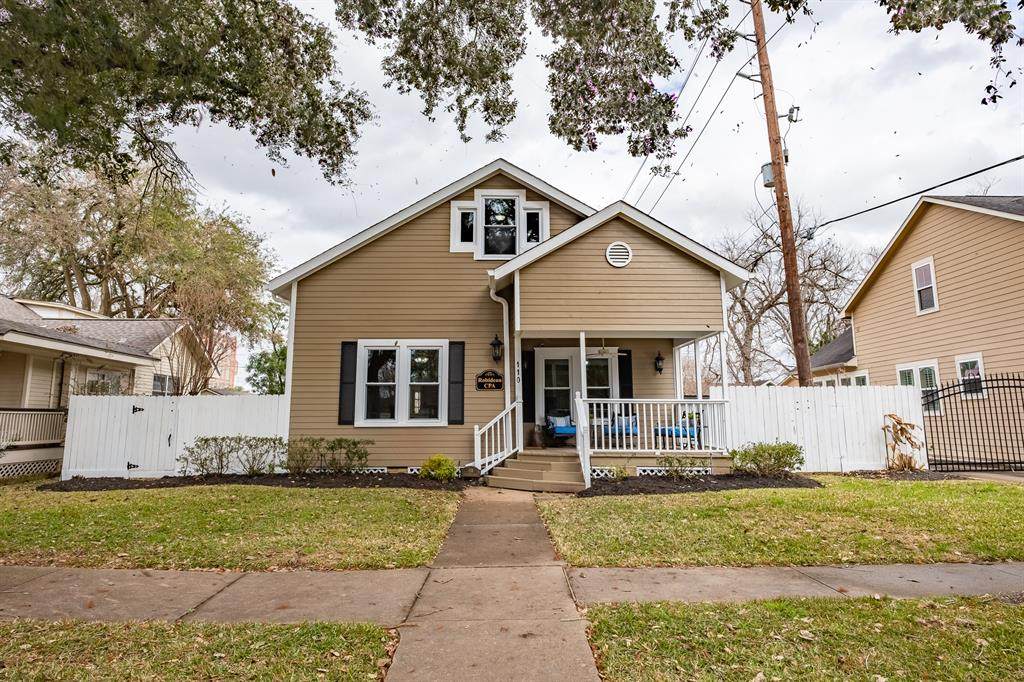 110 Guenther Street - Photo 1