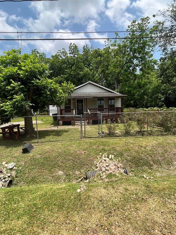 6020 Shotwell Street - Photo 1