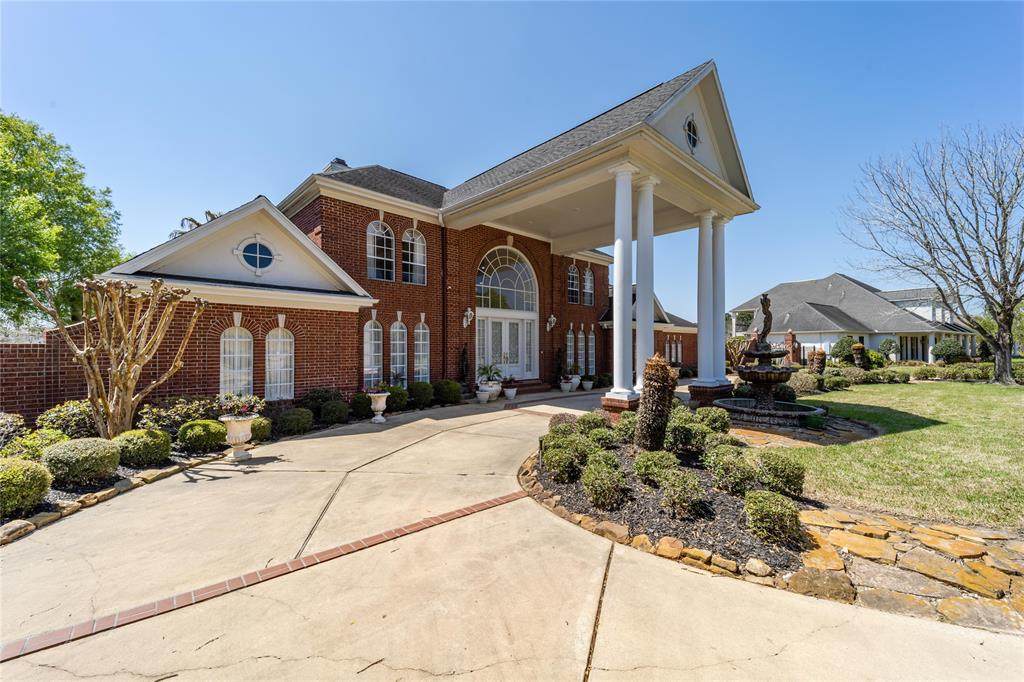 7505 Shadow Creek - Photo 1