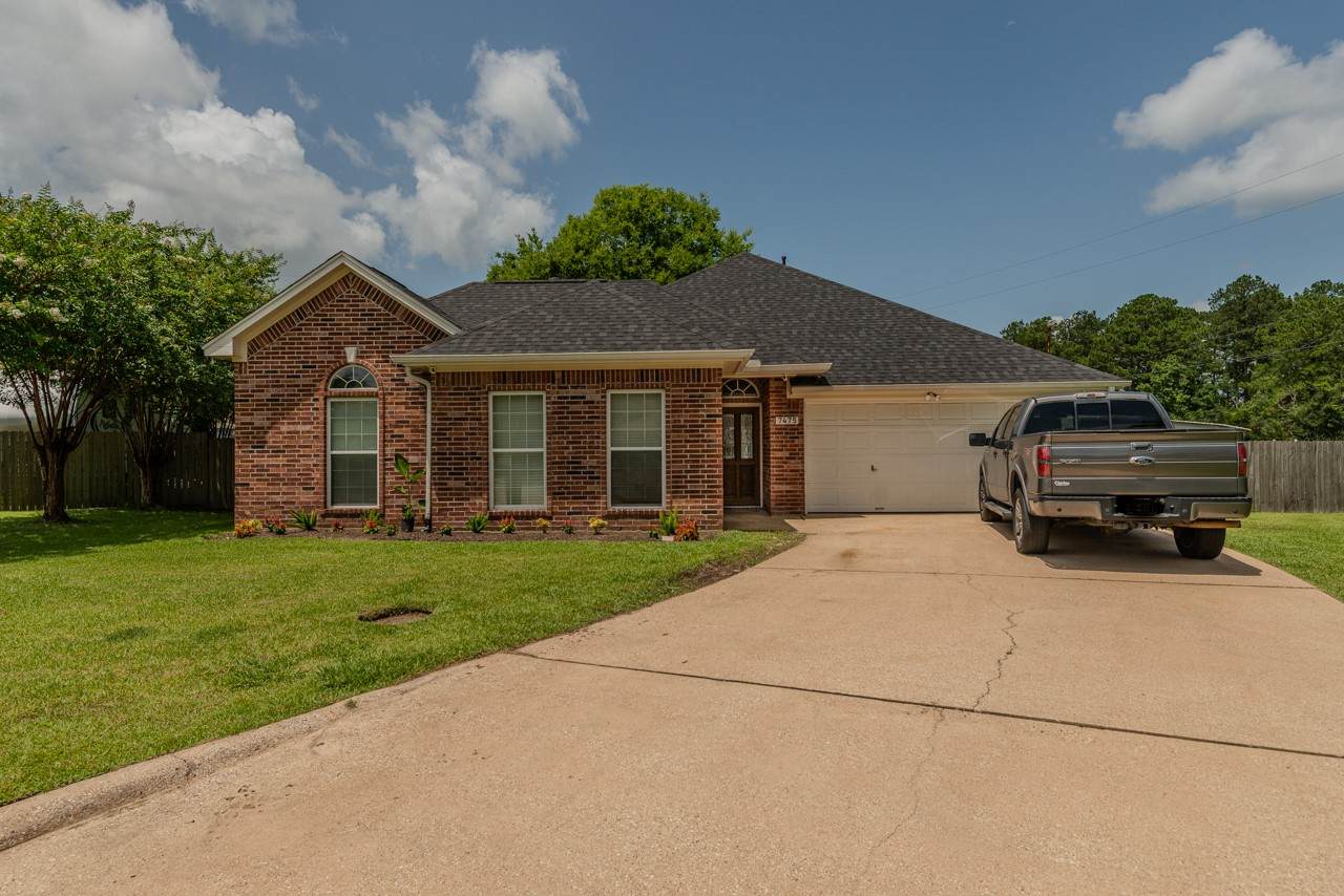 7475 Wooded Creek Drive - Photo 1