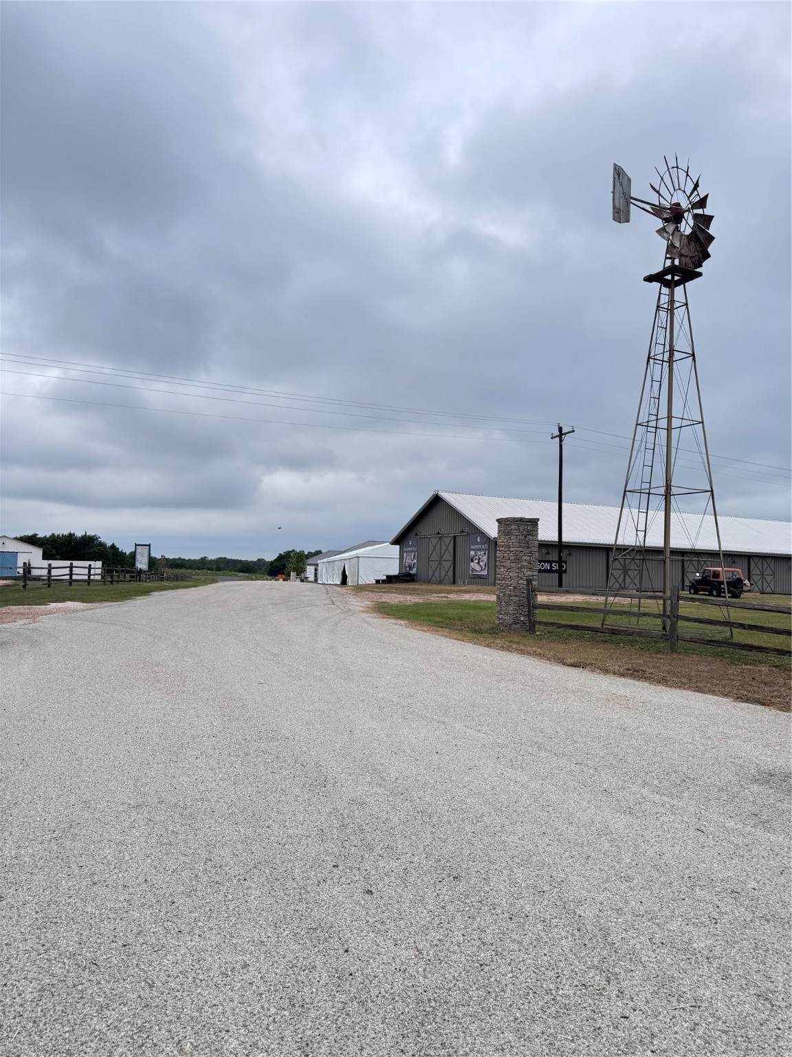 109 Compound - Photo 1