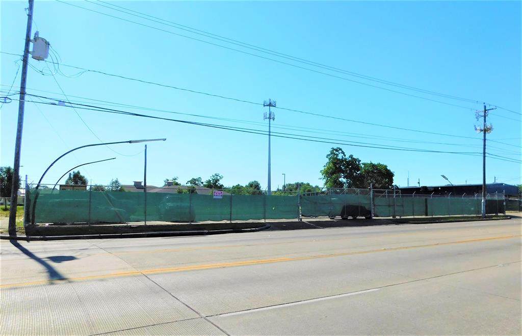 1811 Shaver Street - Photo 1