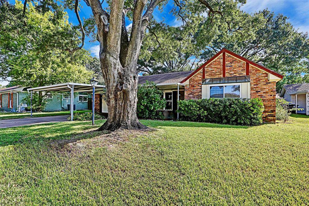 3006 Larknolls Lane - Photo 1