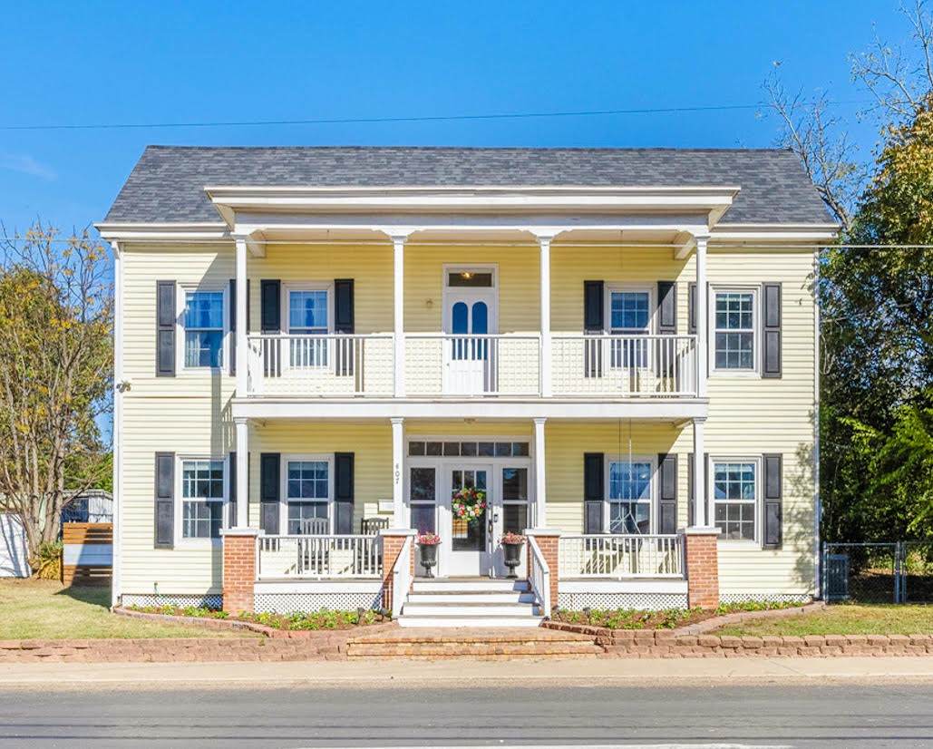 407 Alamo Street - Photo 1