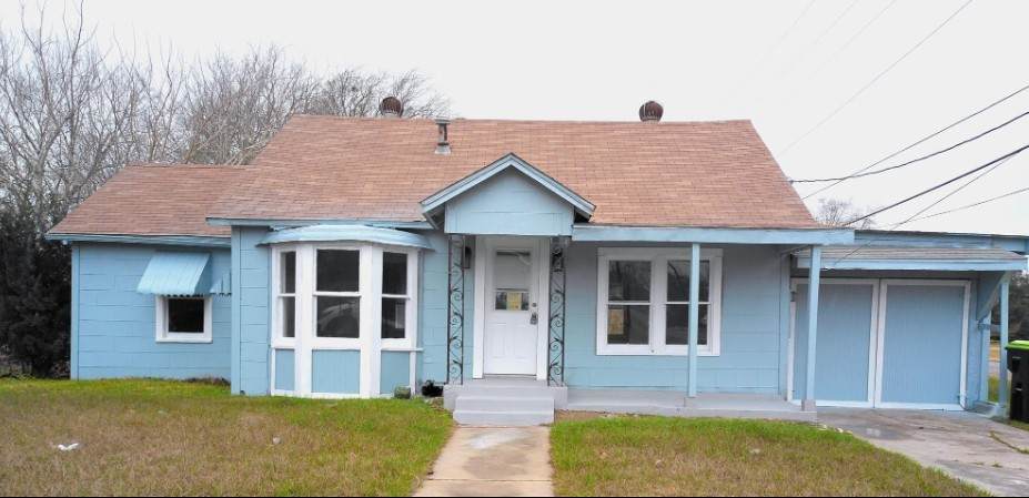 1200 Avenue A - Photo 1
